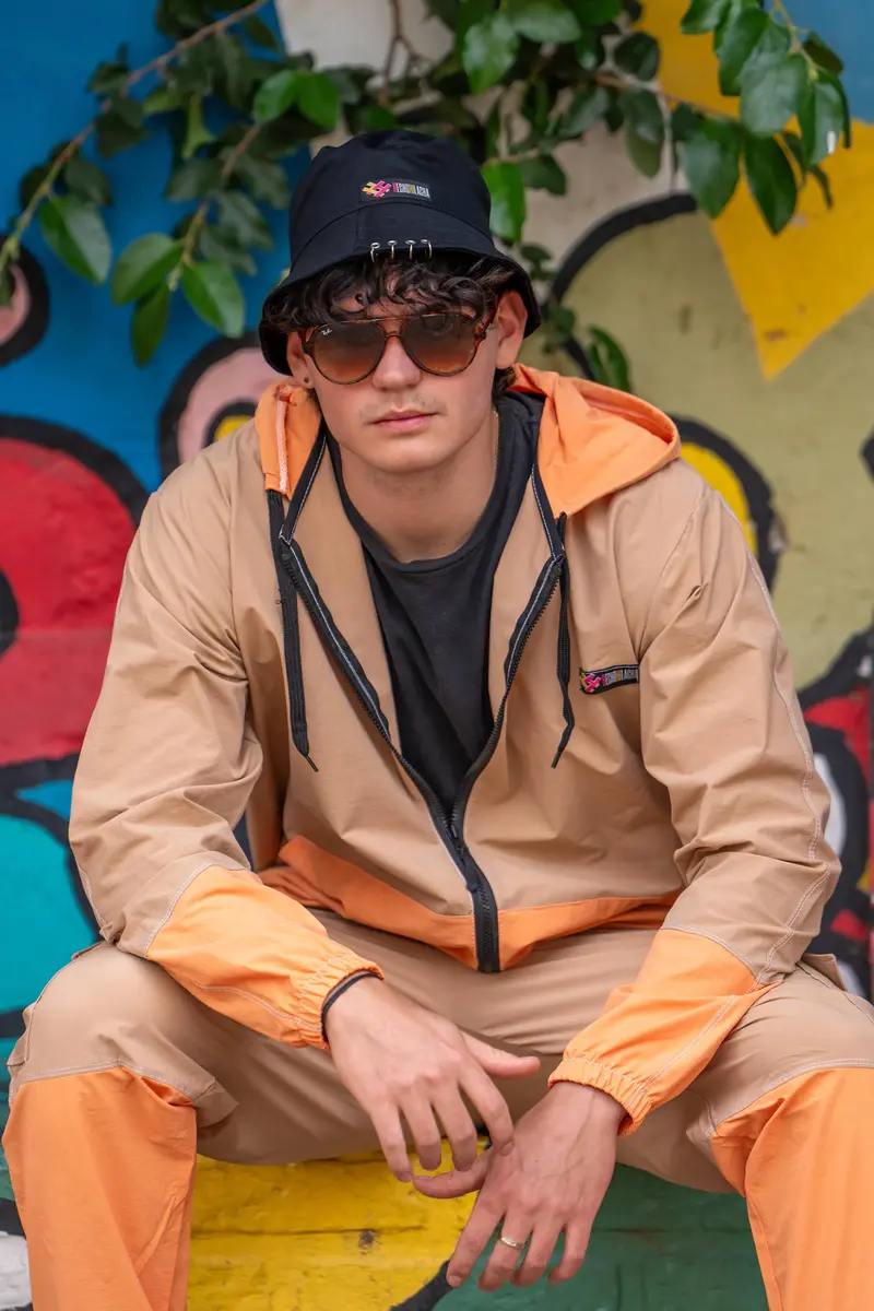 Campera Hacete Cargo (marron y naranja)