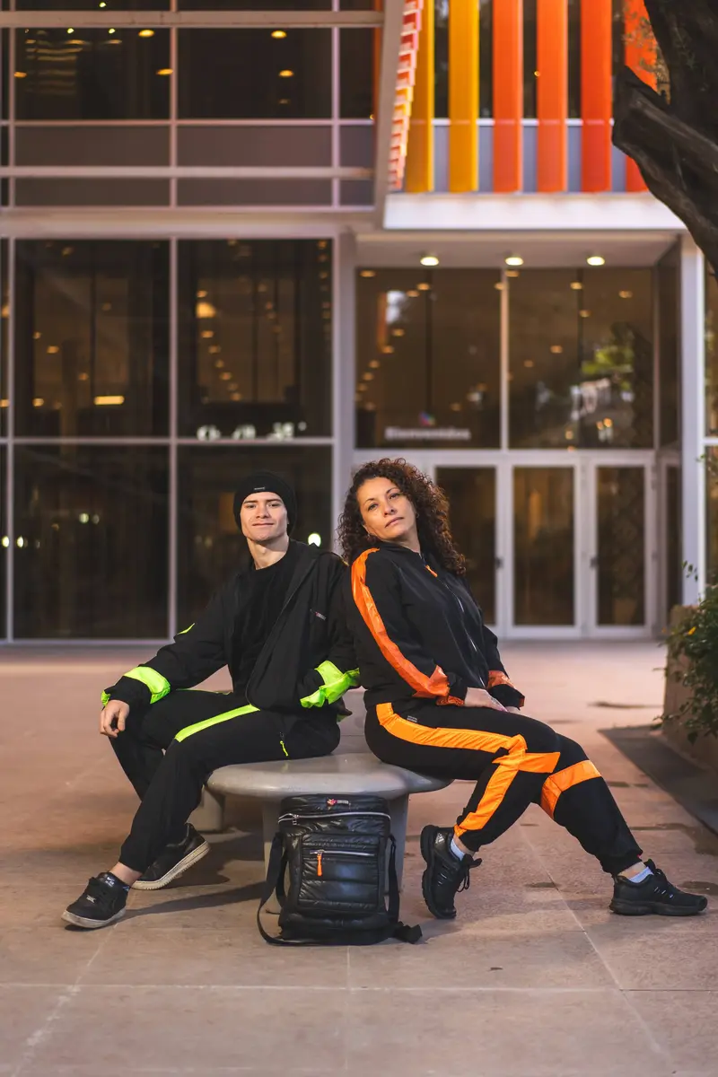 Camperas H (detalles amarillos - detalles naranja)