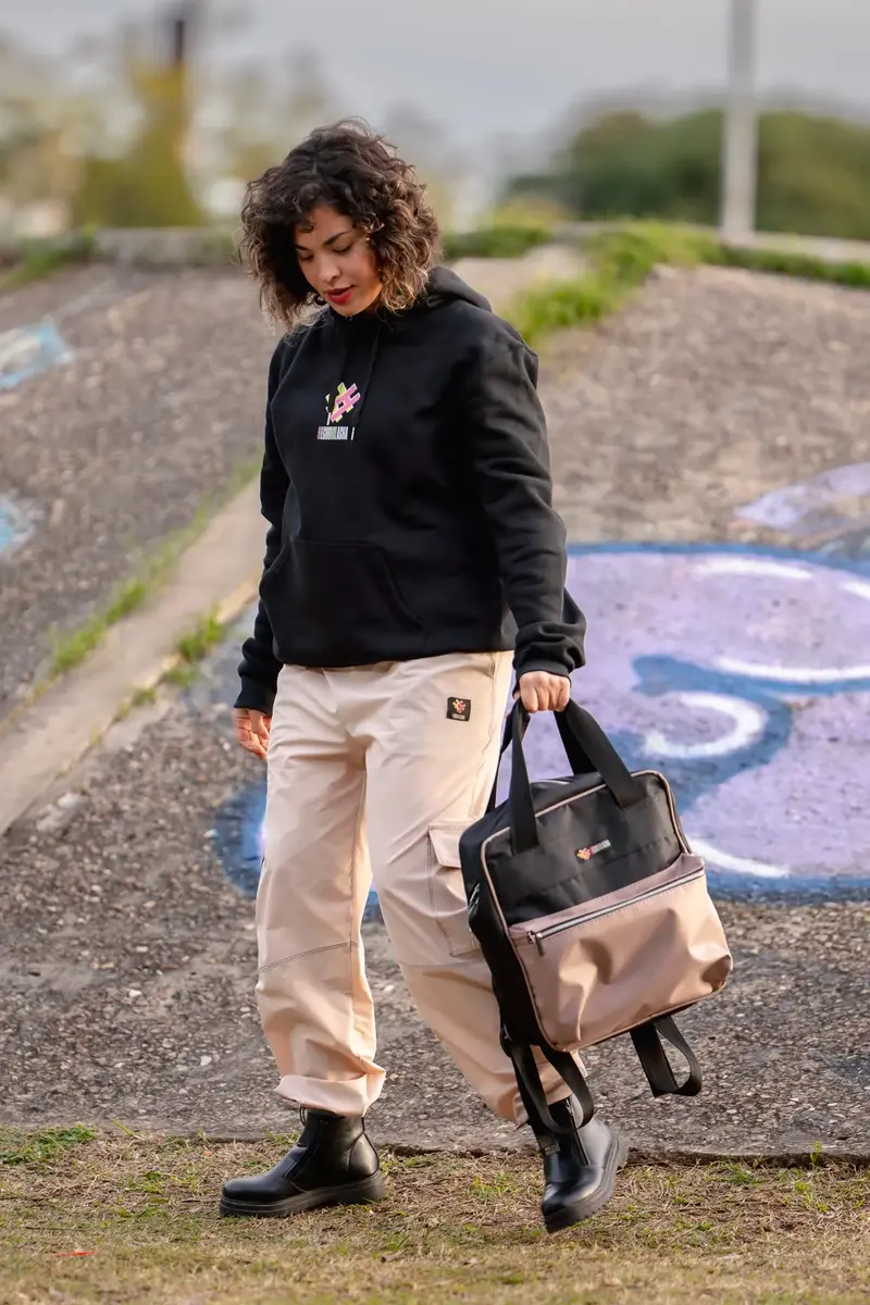 Mochila (beige y negro)