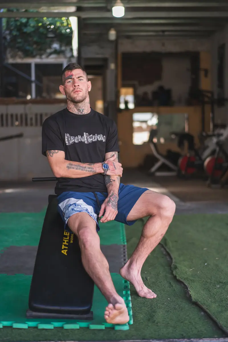 Bermuda Ochava Simple (detalle tela militar celeste y blanco)